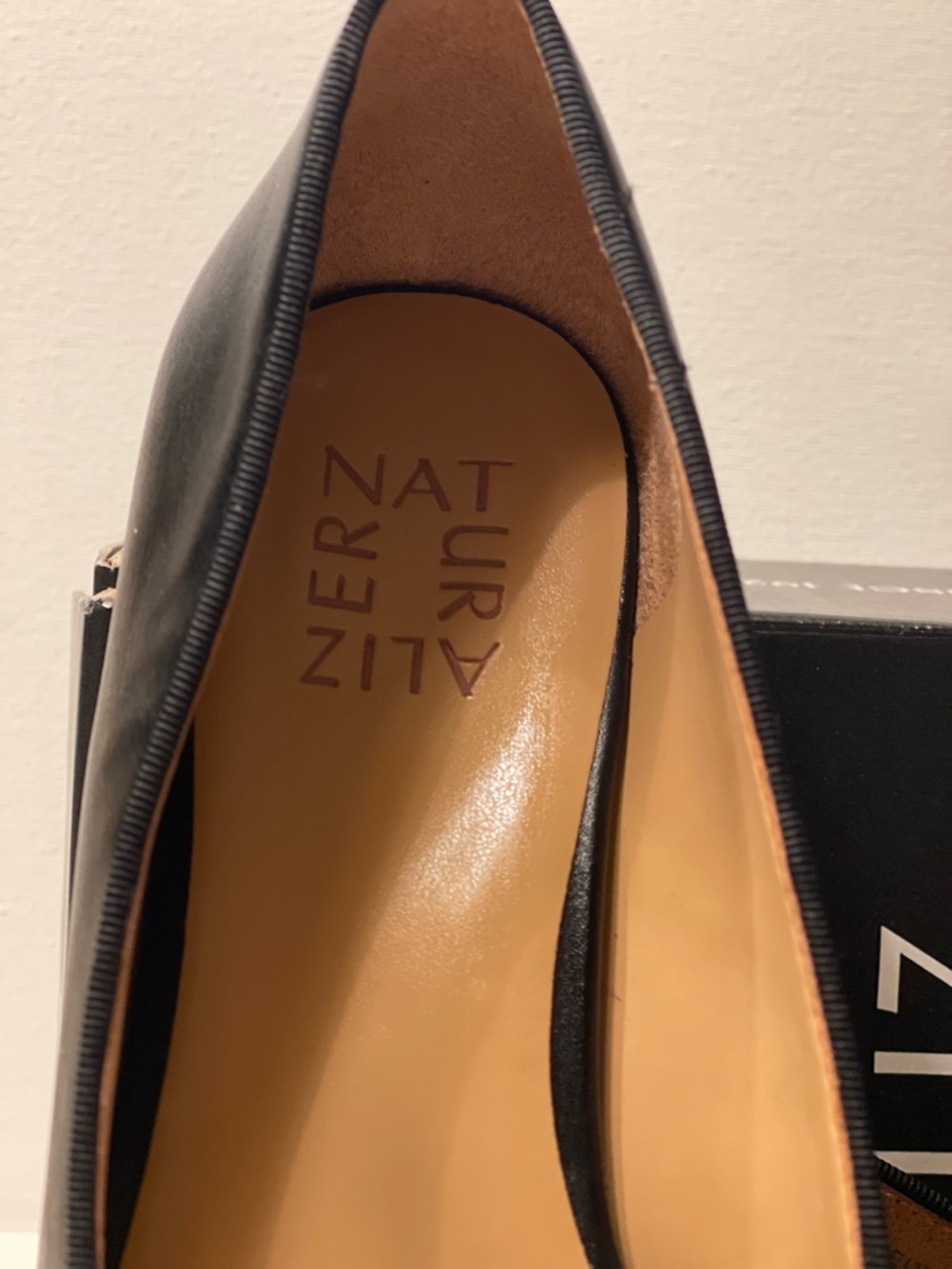 NIB NATURALIZER GEORGIA PUMP BLACK FAUX LEATHER WOMENS SIZE 8M - Picture 8 of 13